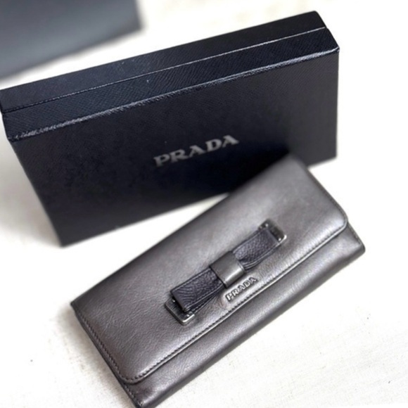 AUTHENTIC Prada wallet. Color Dark grey - Picture 1 of 16